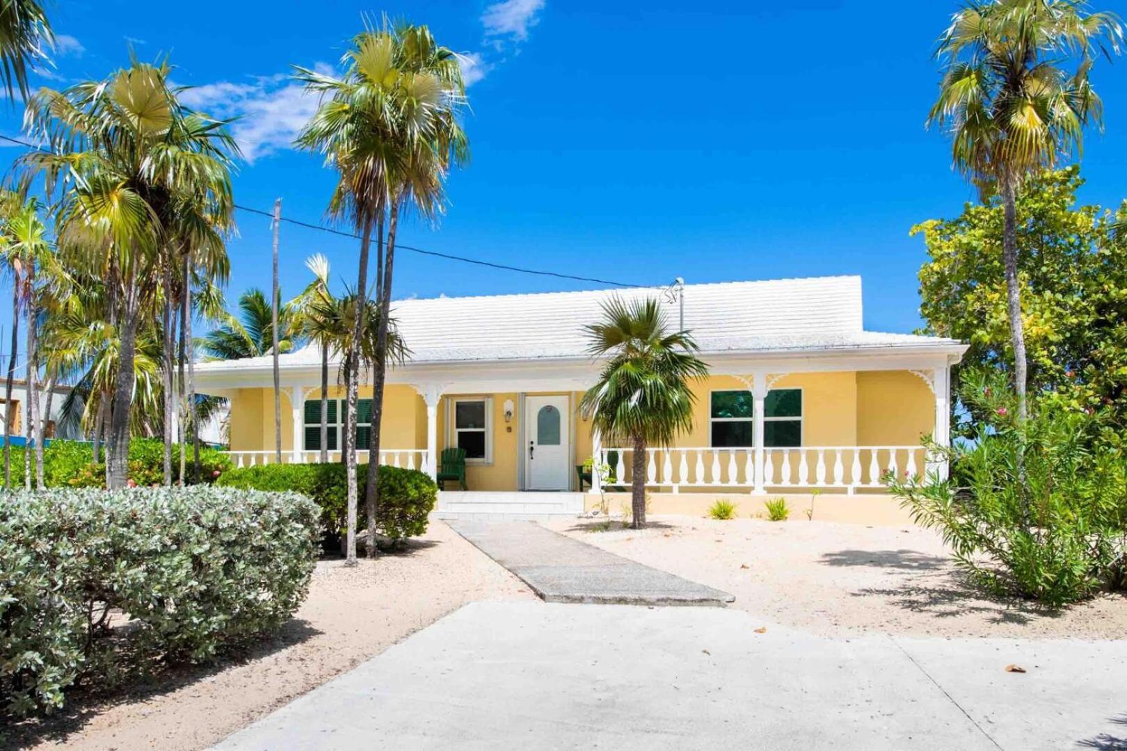 Thatch Hill - Renovated Beach House With Pool, Short Walk To The Rum Point Club Driftwood Village Eksteriør bilde