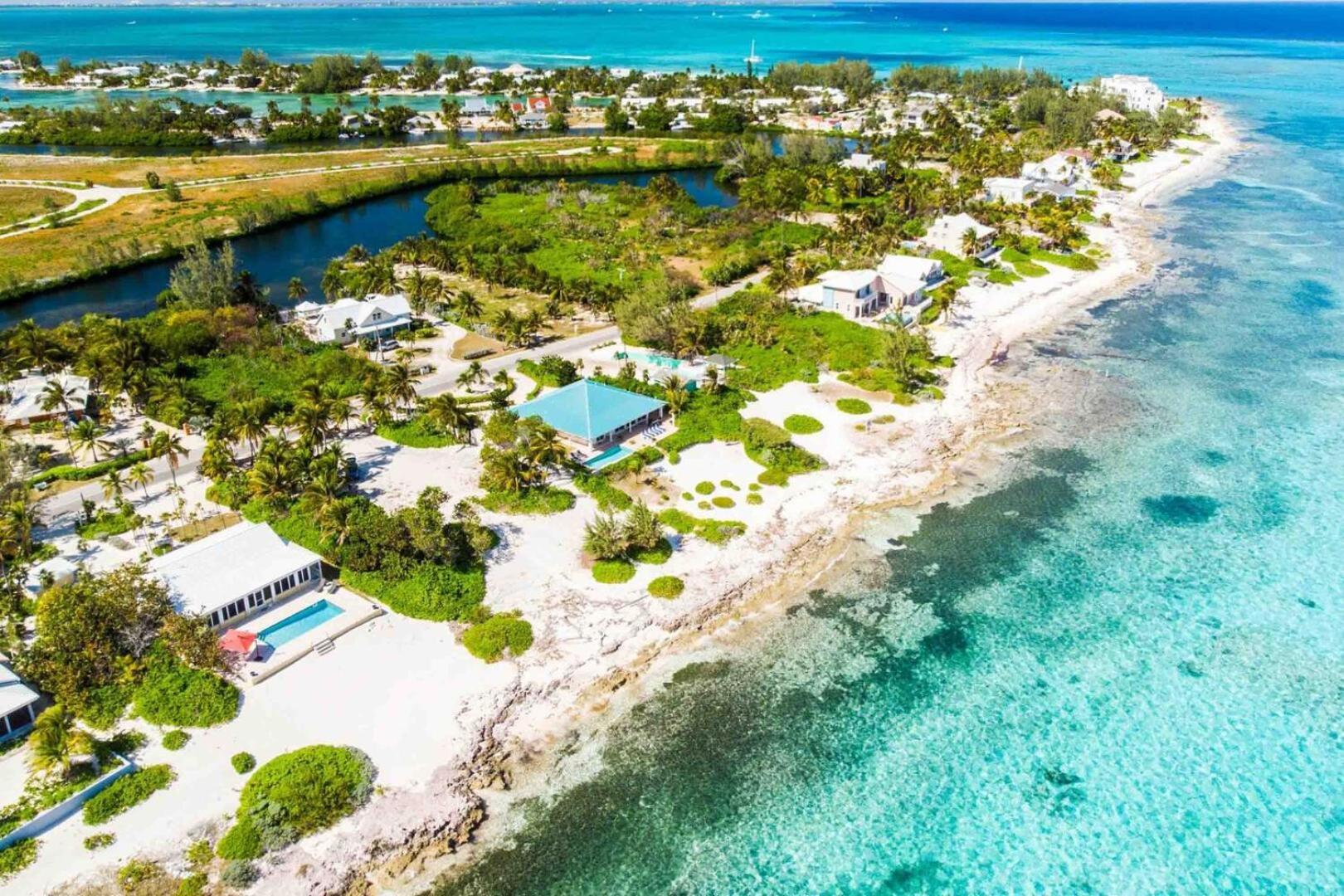Thatch Hill - Renovated Beach House With Pool, Short Walk To The Rum Point Club Driftwood Village Eksteriør bilde